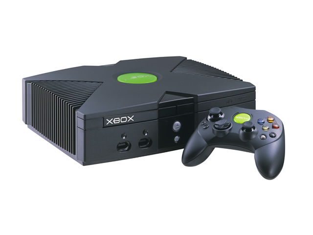 초대 「Xbox」. GeForce 3를 기반으로 한 GPU를 탑재하고 API에 DirectX를 채용
