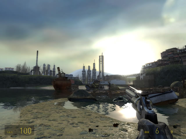 타협안적 리얼 HDR 렌더링 기법을 구현한 「Half-Life2:LostCoast」(VALVE, 2005)보다. 왼쪽이 2004년의 오리지널 「Half-Life2」 시대의 의사 HDR 렌더링. 오른쪽이 타협안적 리얼 HDR 렌더링에 의한 것. 오른쪽은 수면에 비친 태양에도 제대로 블룸 효과가 나오는 것을 알 수 있다